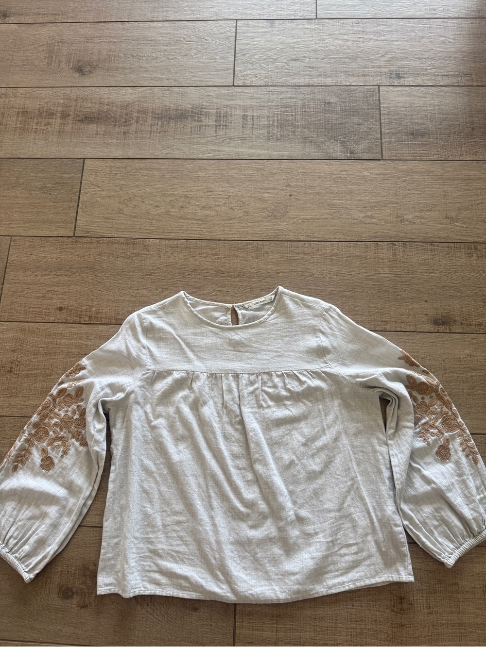 Zara Basics Cream Long-Sleeve Top with Tan Embroidered 3/4 Sleeves large